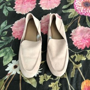 Pale pink flats🌸